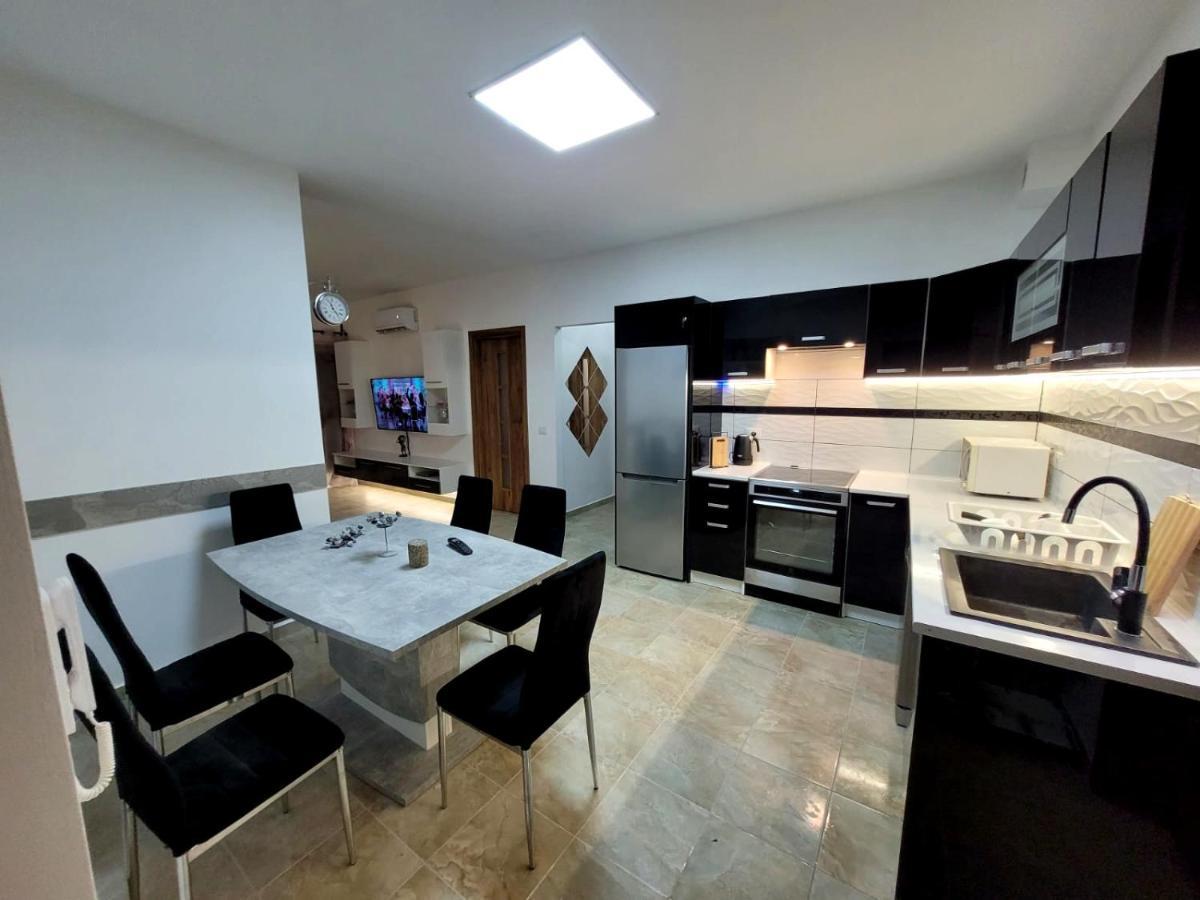 Paradise Apartment *